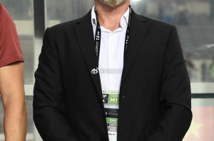 bob半岛体育平台-久帅演砸处子秀！媒体人集体开炮：瞎搞3个半后卫，早就说他不行