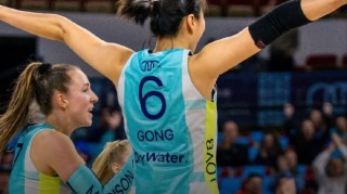 bob半岛体育官网-龚翔宇带伤出阵，麦迪逊女排首败！但她仍然砍下11分|奥斯汀|自由人|美国女排|失误|比赛_新浪新闻